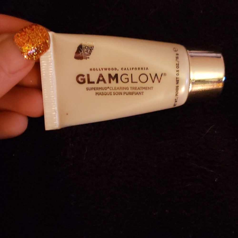 Glam glow supermud clearing treatment